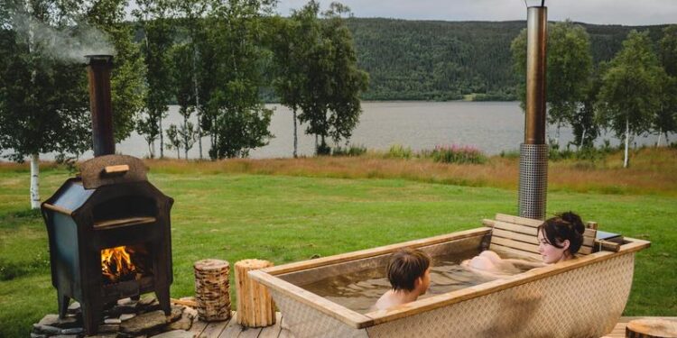 The Various Benefits of Bathing in Wood Fired Hot Tubs