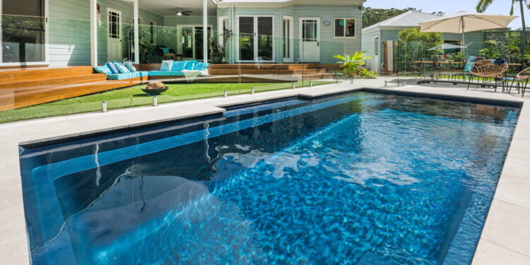 12 Reasons Why You Should Buy a Fibreglass Pool!